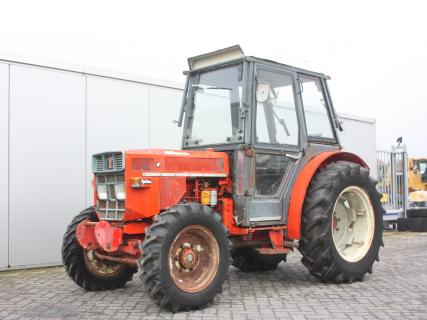 BERGMEISTER 654 4wd 1983 Vineyard tractorVan Dijk Heavy Equipment